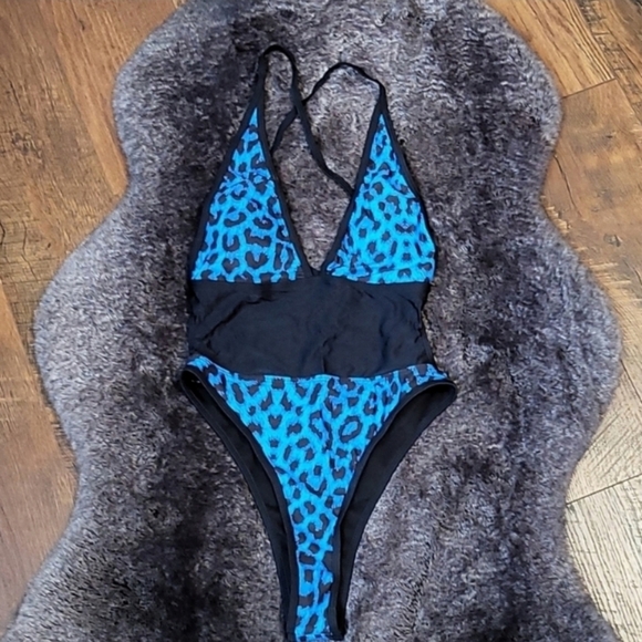 New Blue Leopard Open Back One piece Swimsuit Size M - Picture 5 of 6